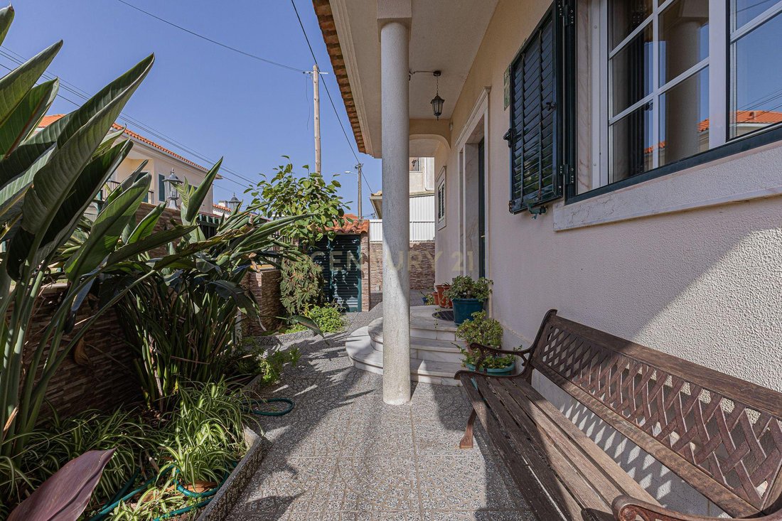 Villa in Pontinha e Famoes, Lisbon, Portugal 1 - 18937591