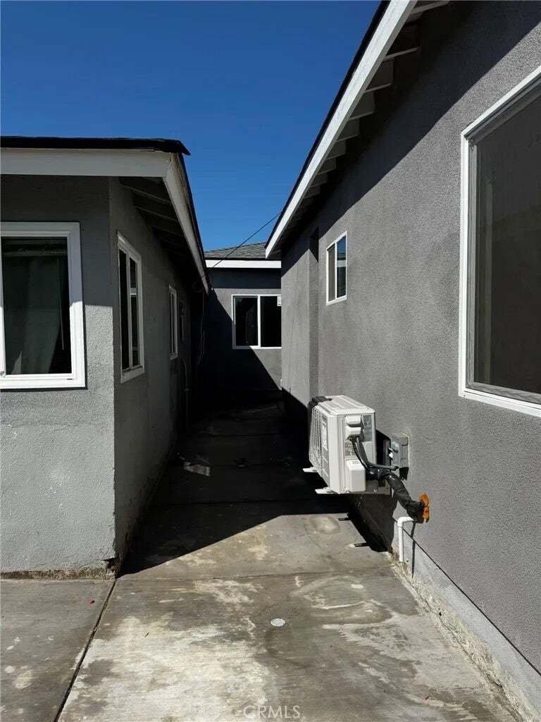 Condo in Santa Ana, California, United States 4 - 17293571