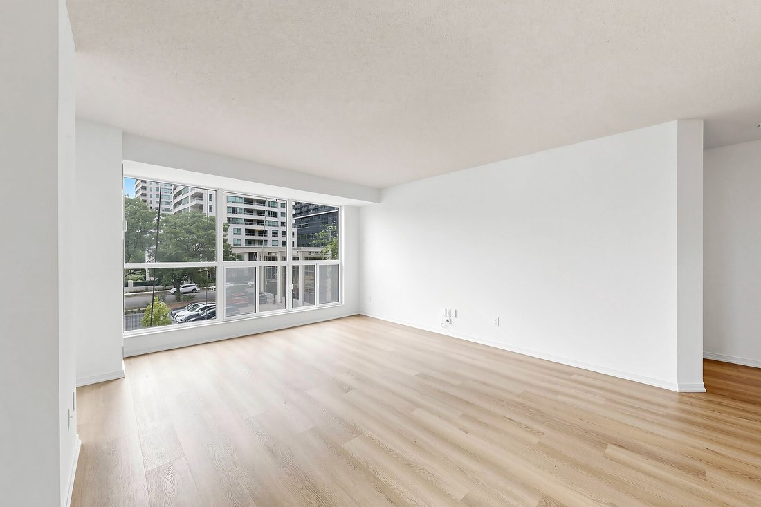 Condo in Toronto, Ontario, Canada 4 - 18936662