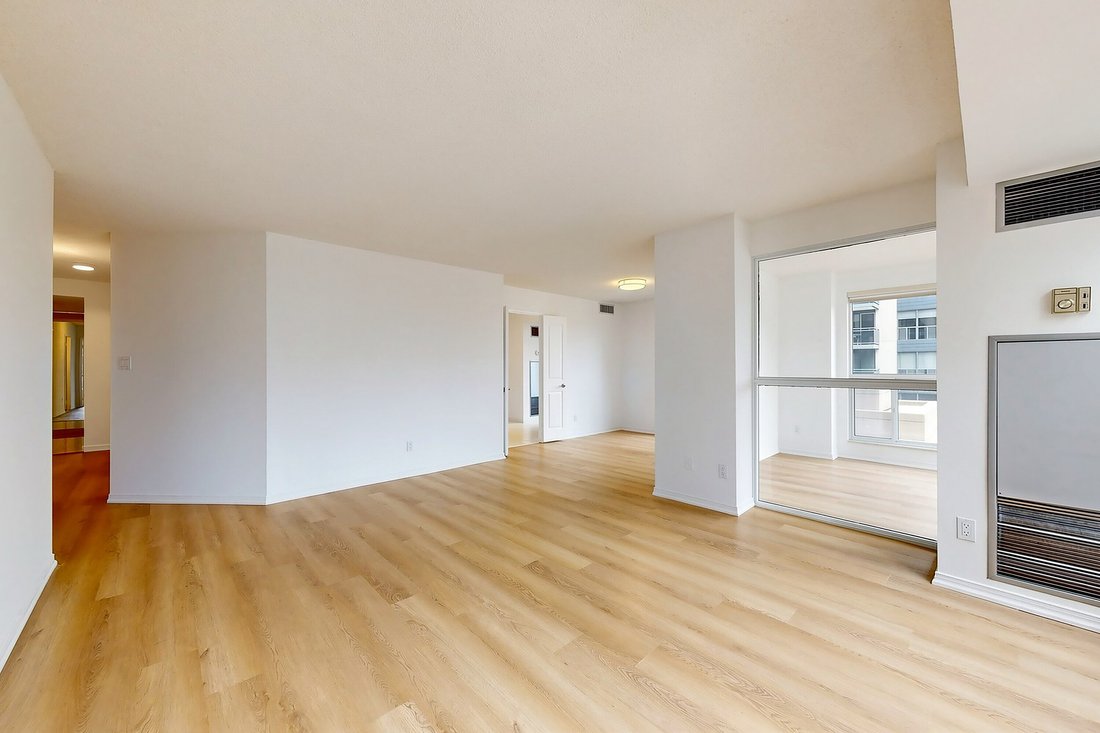 Condo in Toronto, Ontario, Canada 5 - 18936662