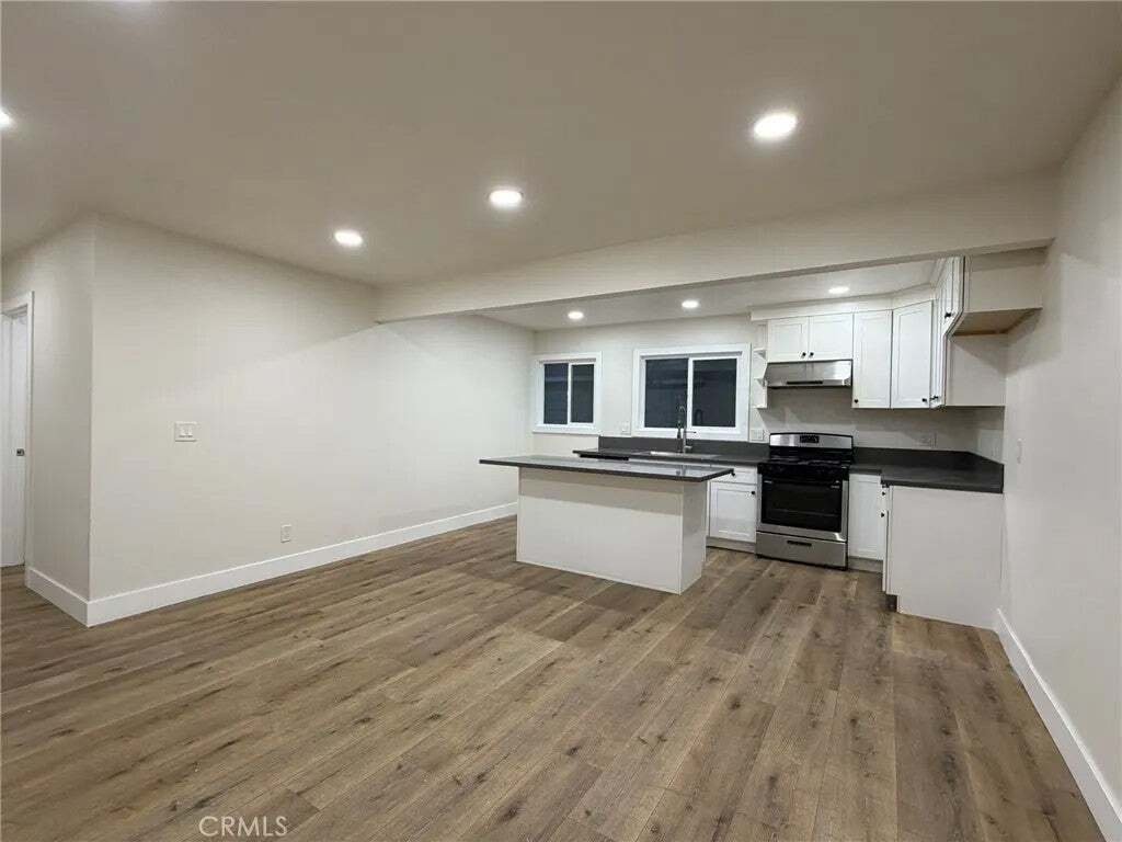 Condo in Santa Ana, California, United States 5 - 17293571