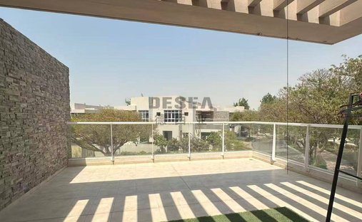 Villa in Nadd Hessa, Dubai, United Arab Emirates 1