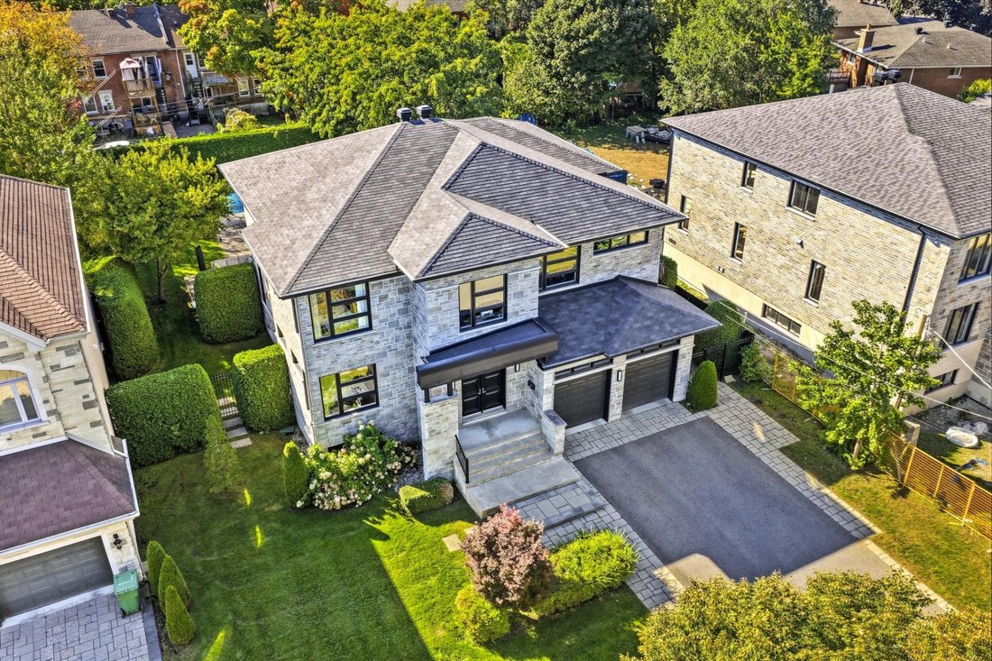 House in Montréal, Quebec, Canada 1 - 18937834