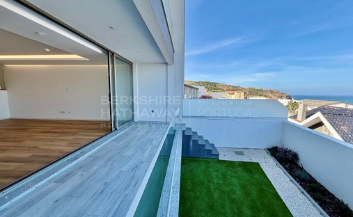 House in Ribamar, Lisbon, Portugal 1