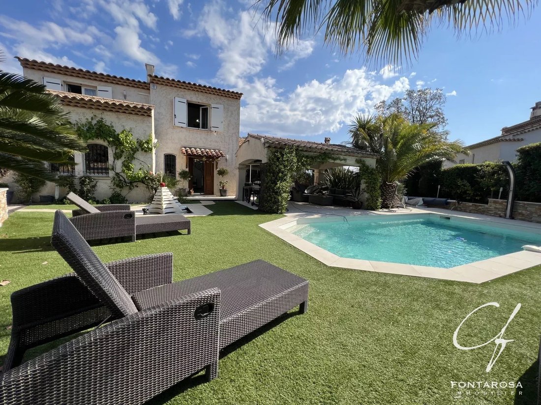 House in Frejus, Provence-Alpes-Côte d'Azur, France 3 - 12902769