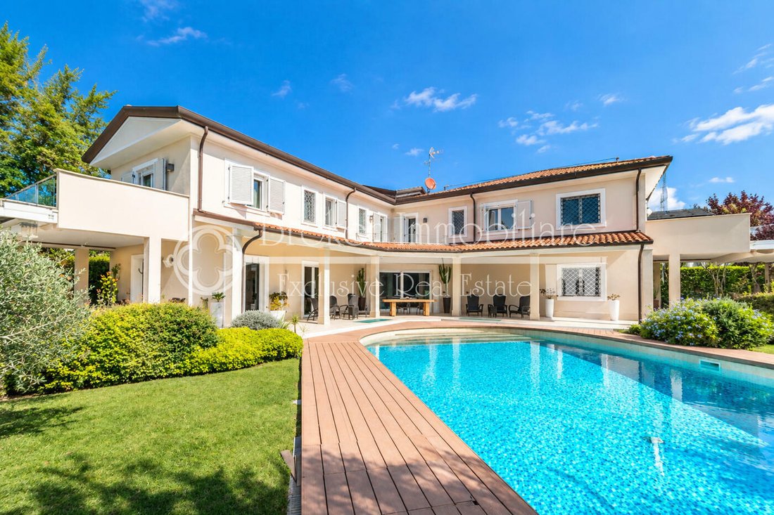 Villa in Centro, Forte dei Marmi, Tuscany 1 - 18937889