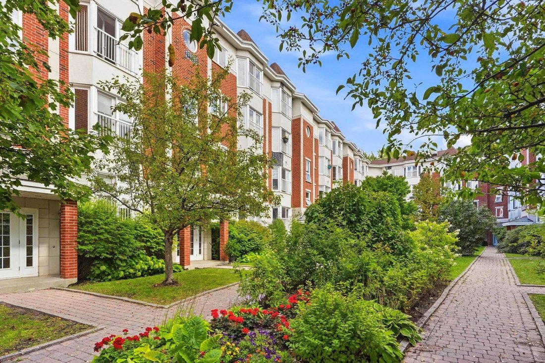 Condo in Montréal, Quebec, Canada 1 - 18937799