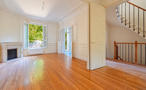 House in Hôtel de Ville, Courbevoie, France 1