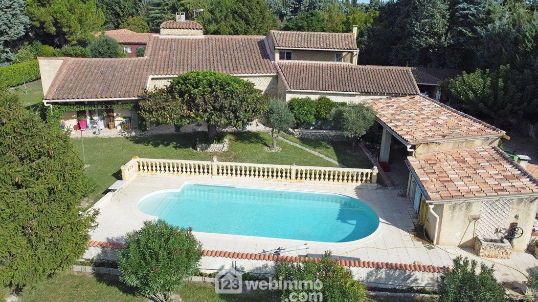 Villa in Graveson, Provence-Alpes-Côte d'Azur, France 2 - 18937904
