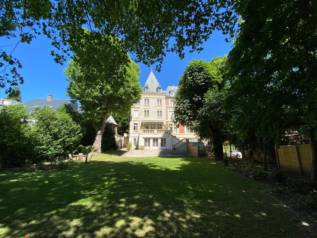 Apartment in Chateau de Vaucresson, Vaucresson, France 2 - 18937830