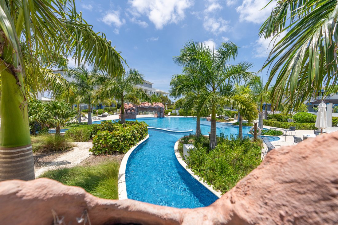 Villa in George Town, George Town, Cayman Islands 5 - 18938037