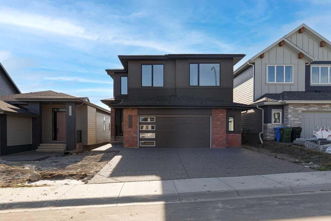 House in Calgary, Alberta, Canada 2 - 18937802
