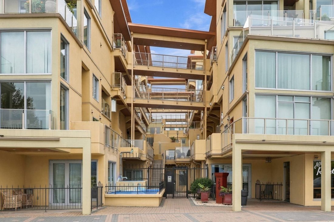 Apartment in Penticton, British Columbia, Canada 4 - 18937773