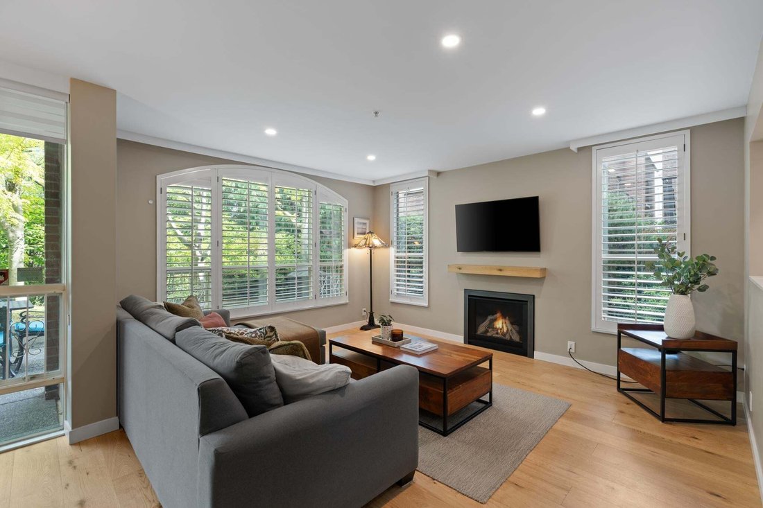 Townhouse in Vancouver, British Columbia, Canada 1 - 18937769