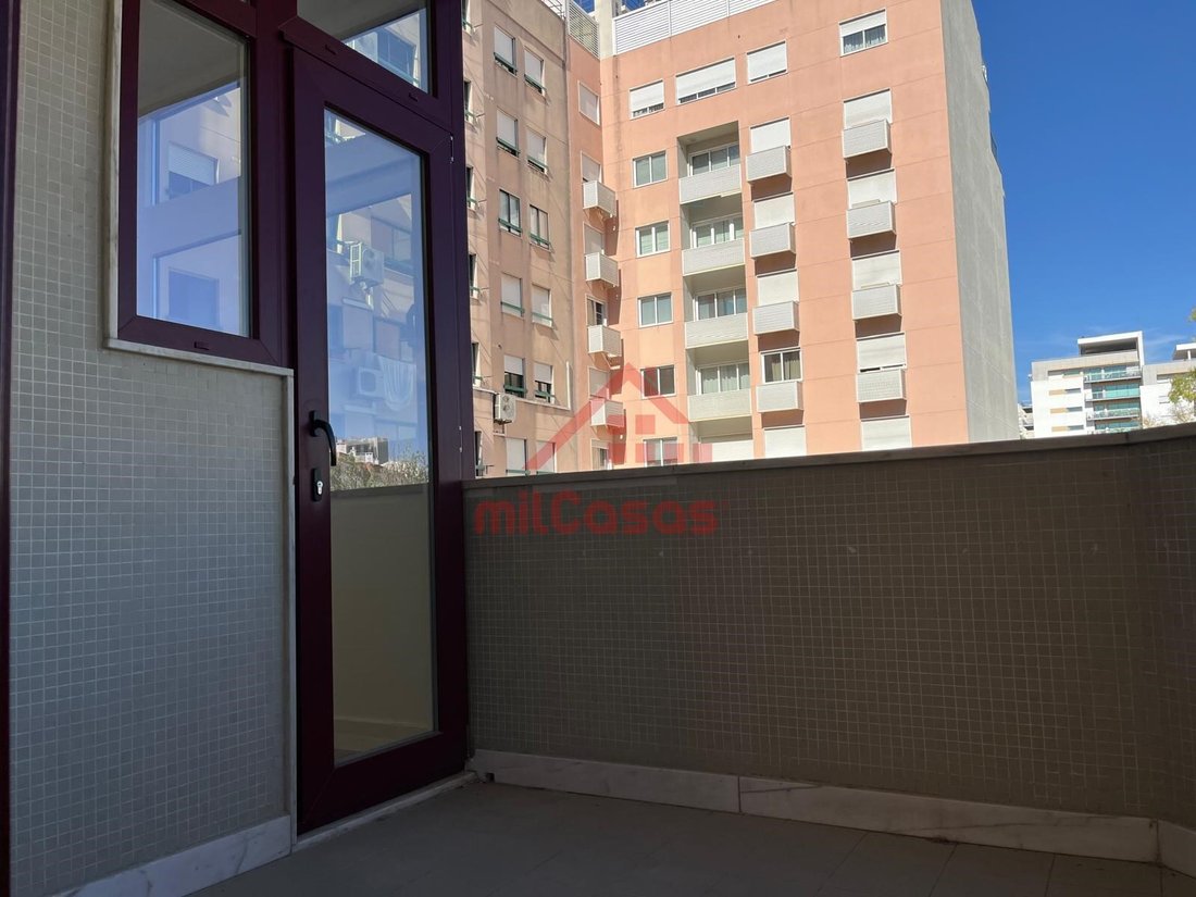 Apartment in Sao Domingos de Benfica, Lisbon, Portugal 5 - 18938011