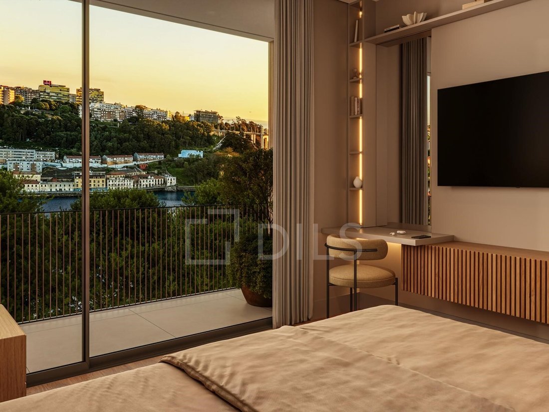 Apartment in Lordelo do Ouro e Massarelos, Porto District, Portugal 1 - 18938018