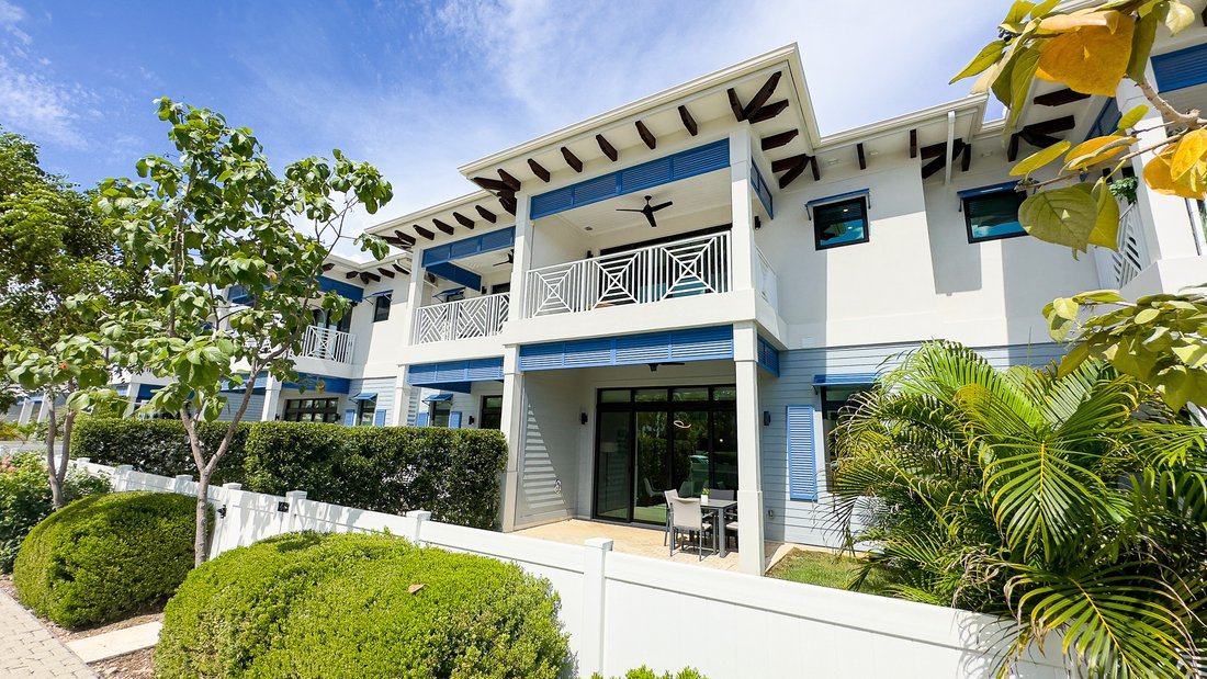 Villa in George Town, George Town, Cayman Islands 3 - 18938037
