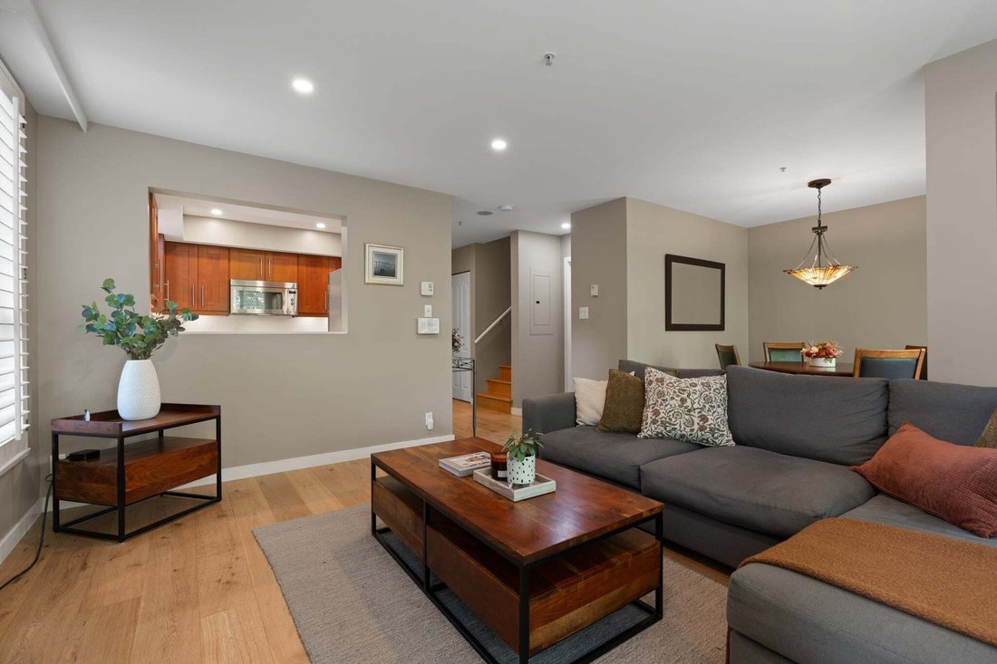 Townhouse in Vancouver, British Columbia, Canada 2 - 18937769