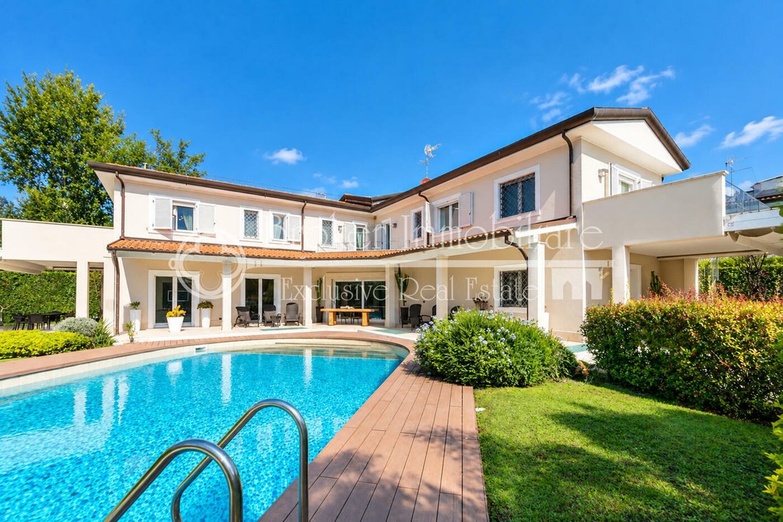 Villa in Centro, Forte dei Marmi, Tuscany 3 - 18937889
