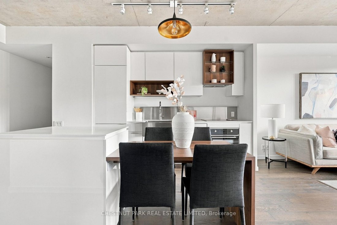 Apartment in Toronto, Ontario, Canada 4 - 18938330