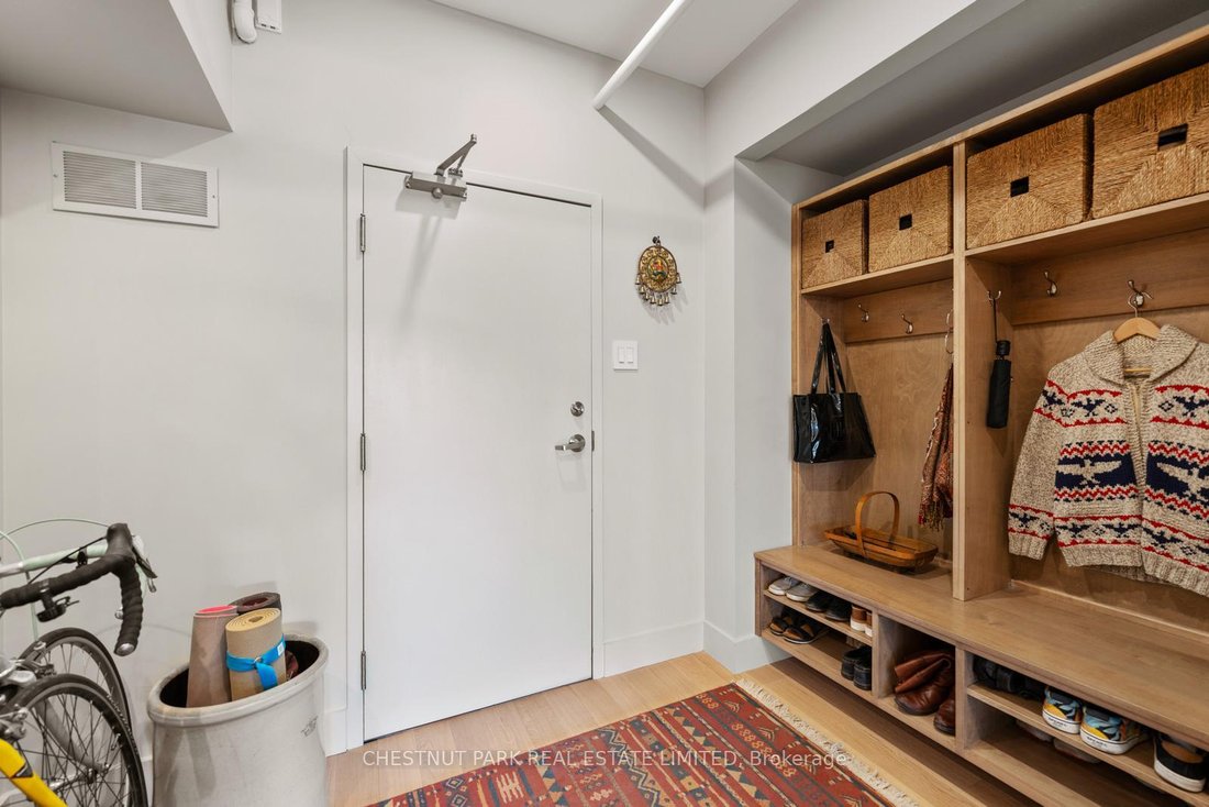 Apartment in Toronto, Ontario, Canada 4 - 18938361