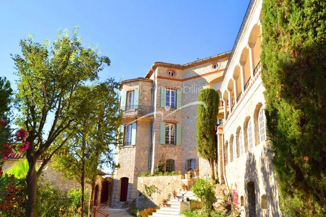 Castle in Le Castellet, Provence-Alpes-Côte d'Azur, France 2 - 18937861