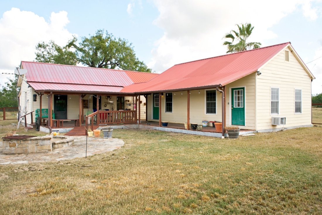 Farm Ranch in Floresville, Texas, United States 5 - 18937697