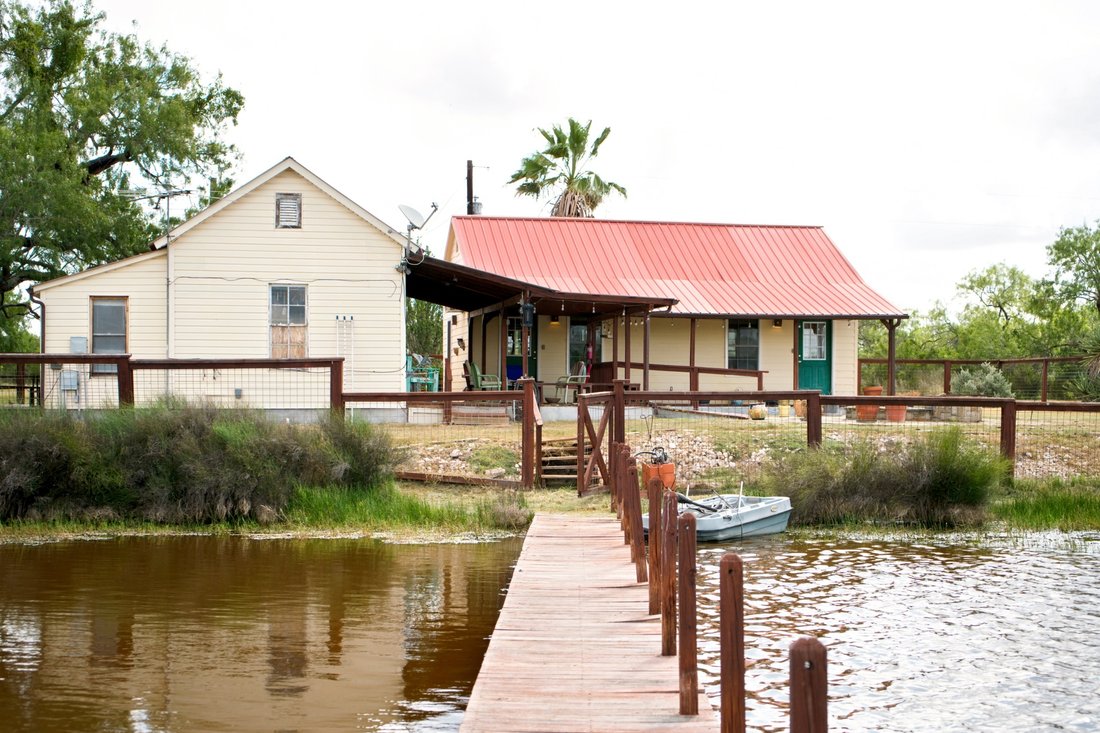 Farm Ranch in Floresville, Texas, United States 2 - 18937697