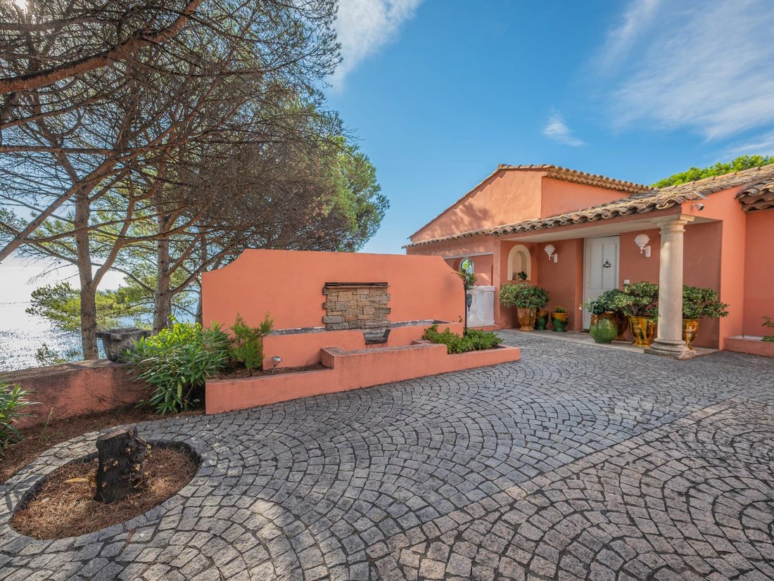 Villa in French Riviera, Provence-Alpes-Côte d'Azur, France 3 - 18937843