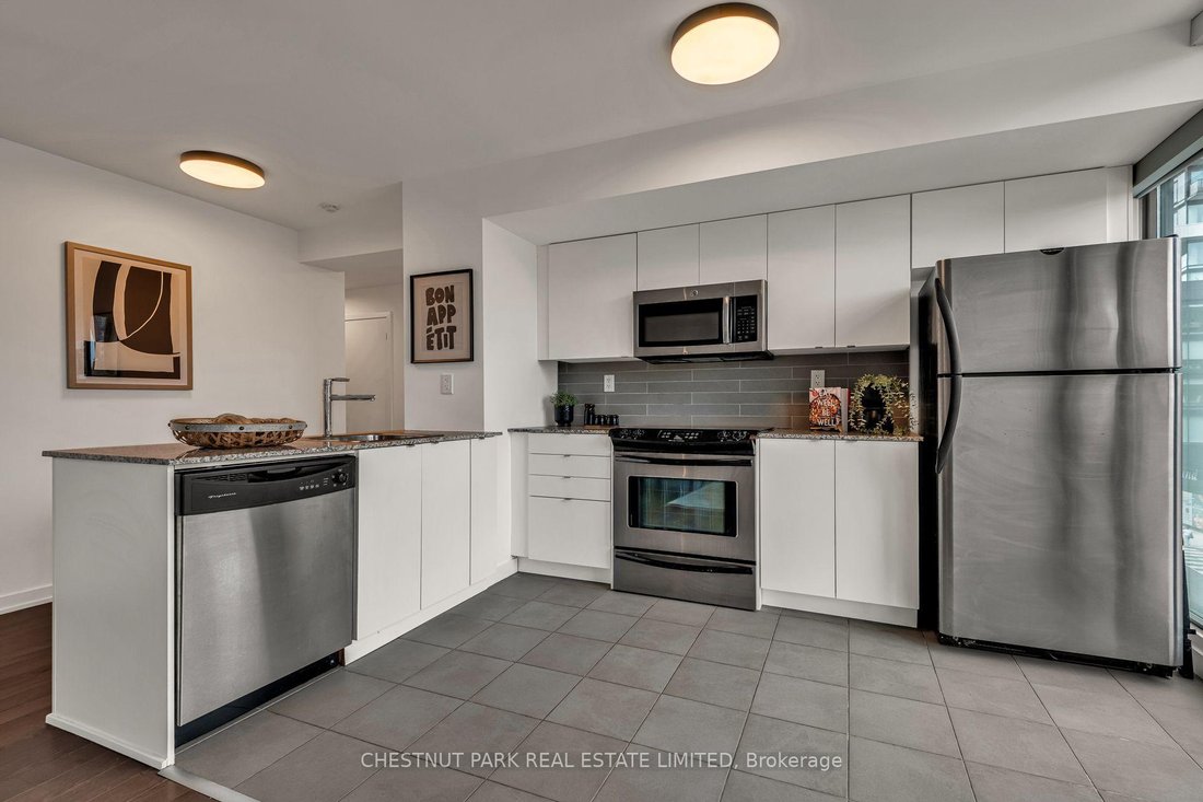 Apartment in Toronto, Ontario, Canada 3 - 18938281