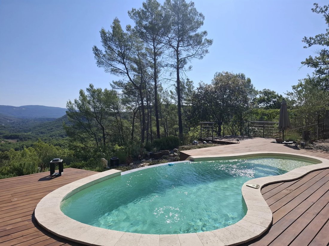 House in Sillans-la-Cascade, Provence-Alpes-Côte d'Azur, France 1 - 18937873