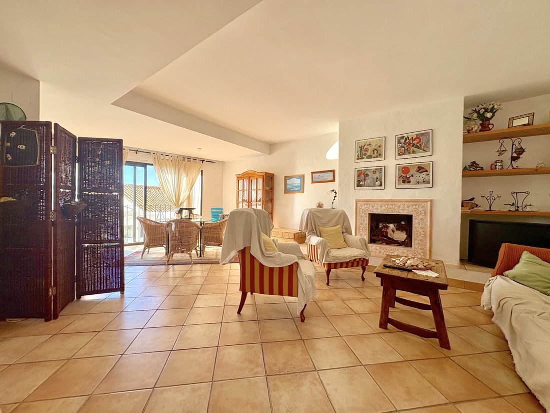 Apartment in Puerto Banus, Marbella, Spain 4 - 18937950