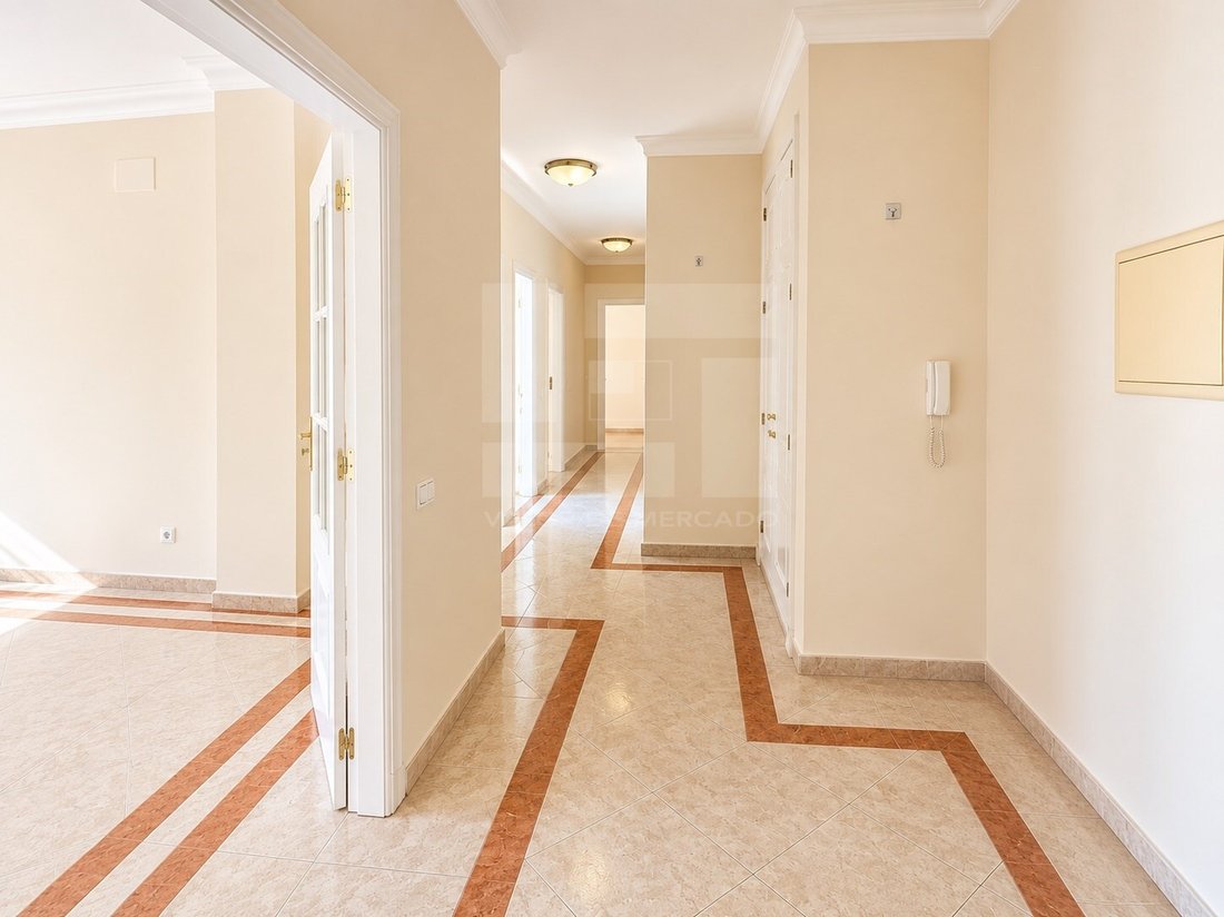 Apartment in Vilamoura, Quarteira, Algarve 1 - 18938012