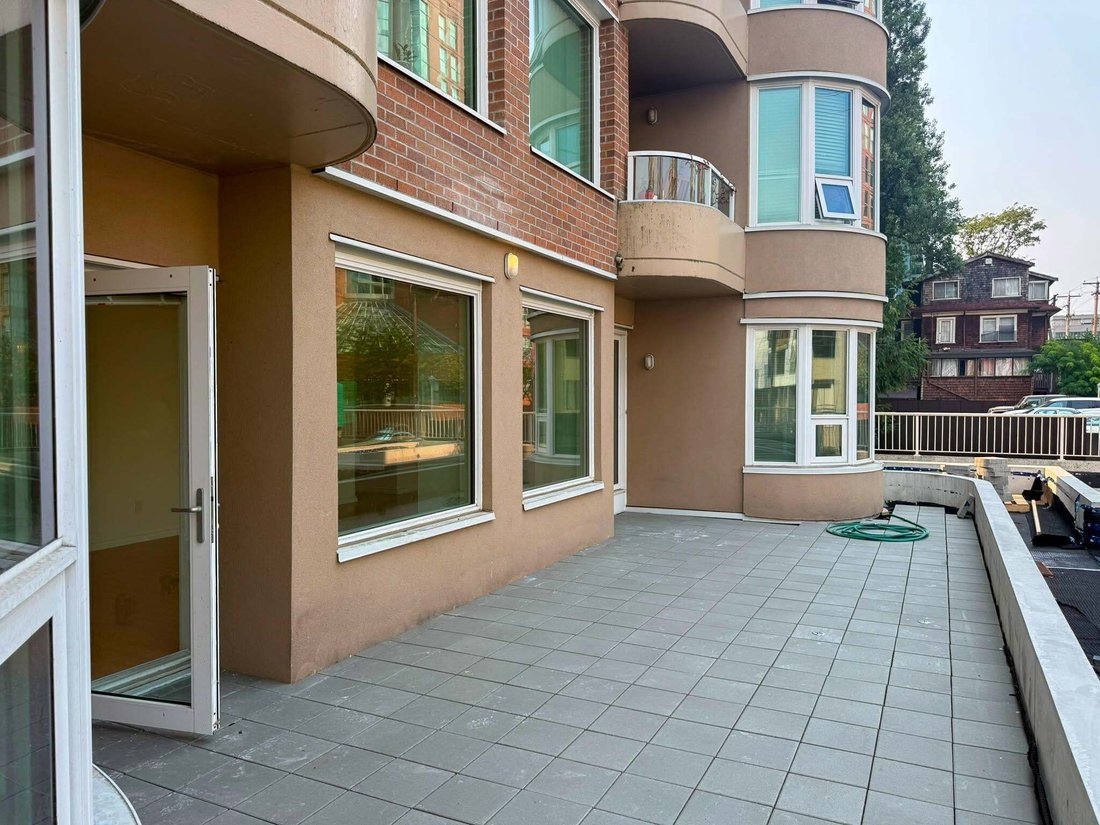 Condo in Vancouver, British Columbia, Canada 1 - 18937768