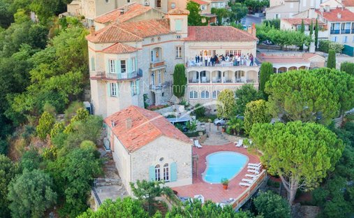 Castle in Le Castellet, Provence-Alpes-Côte d'Azur, France 1