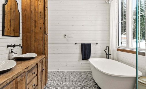 Maison à Amherst, Québec, Canada 1