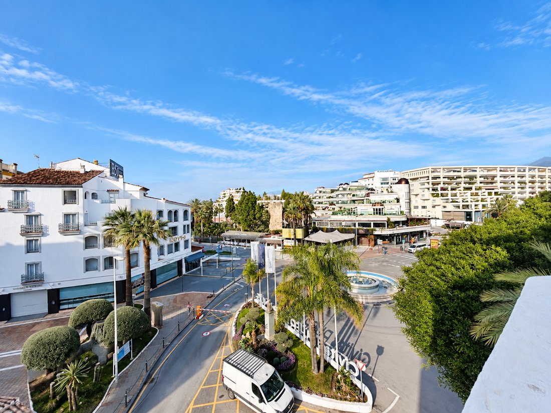 Apartment in Puerto Banus, Marbella, Spain 4 - 18937961