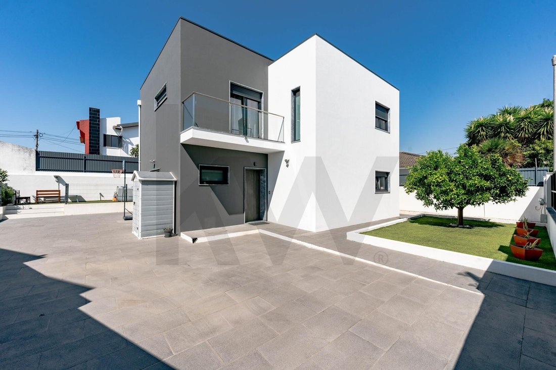 Townhouse in Sao Domingos de Rana, Lisbon, Portugal 1 - 18937893