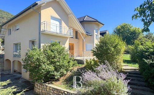 House in Nord, Saint-Alban-Leysse, France 1