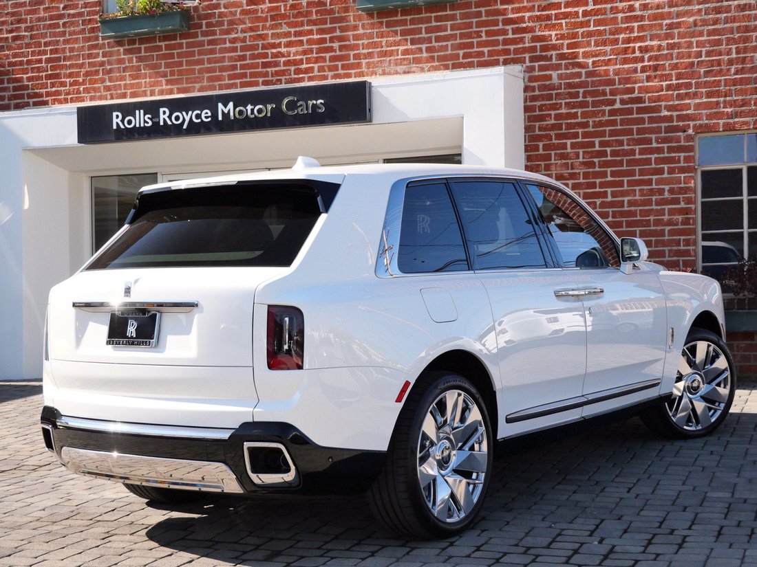 Suv in Beverly Hills, CA, United States 2 - 18937844