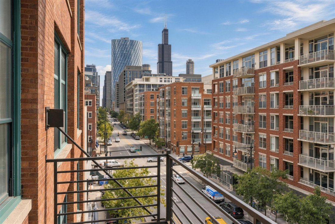 Condo in Chicago, Illinois, United States 2 - 18938147