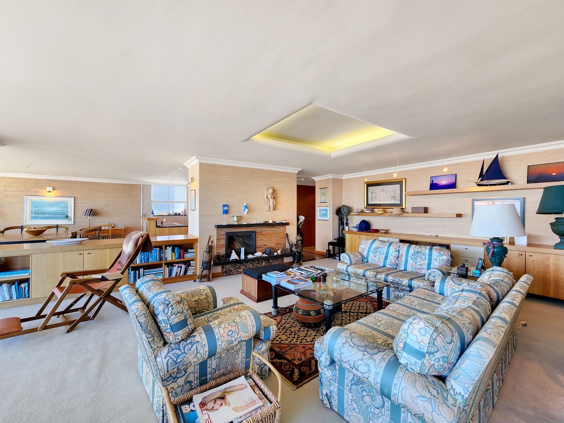 Apartment in Bantry Bay, Atlantic Seaboard, Cape Town 2 - 18938792