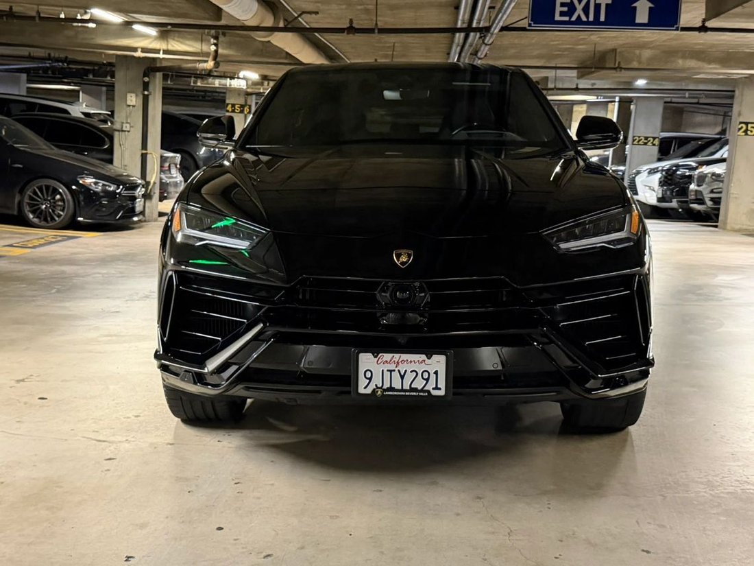 Suv in Tarzana, CA, United States 3 - 18938538