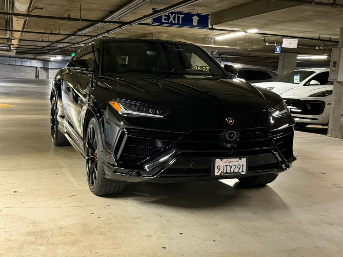 Suv in Tarzana, CA, United States 5 - 18938538