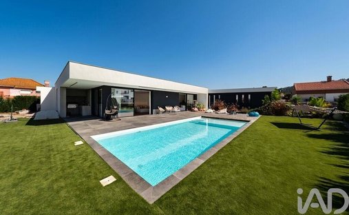 Townhouse in Alcobaca e Vestiaria, Leiria District, Portugal 1