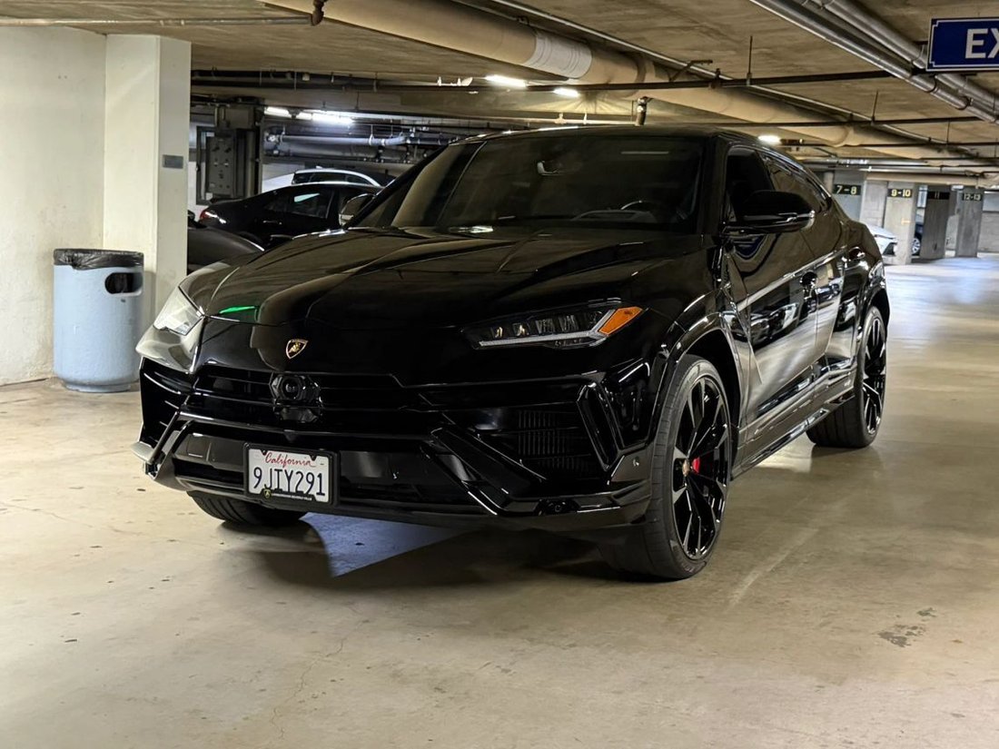 Suv in Tarzana, CA, United States 4 - 18938538