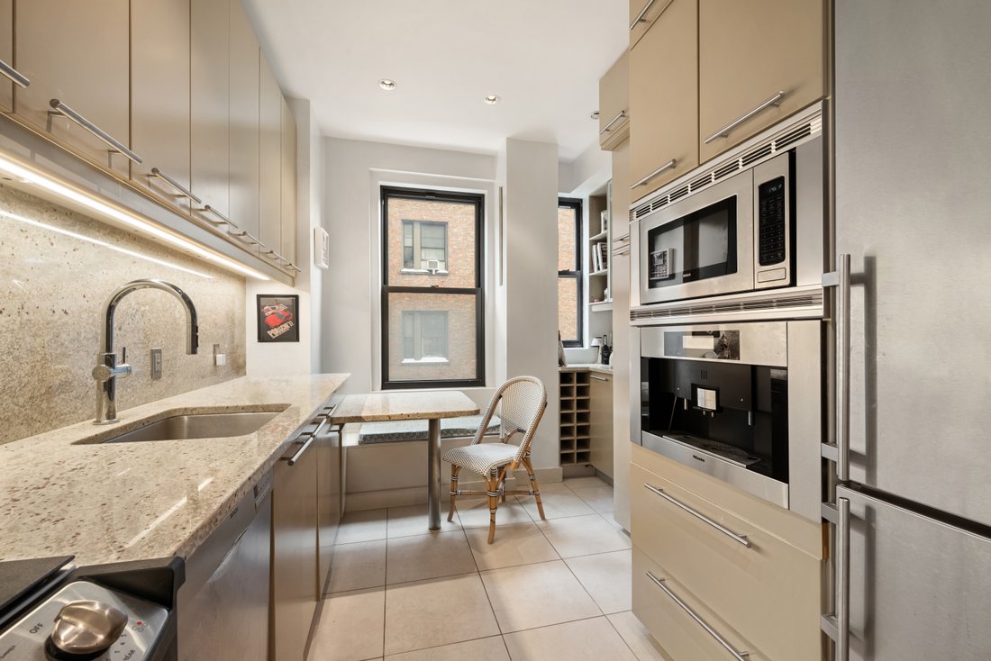 Co Op in New York, New York, United States 5 - 18938241