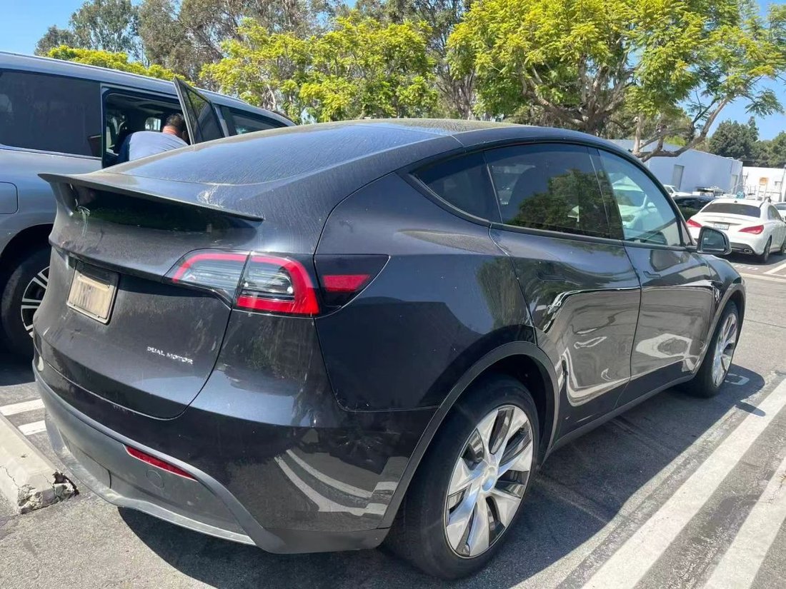 Suv in Costa Mesa, CA, United States 2 - 18938441