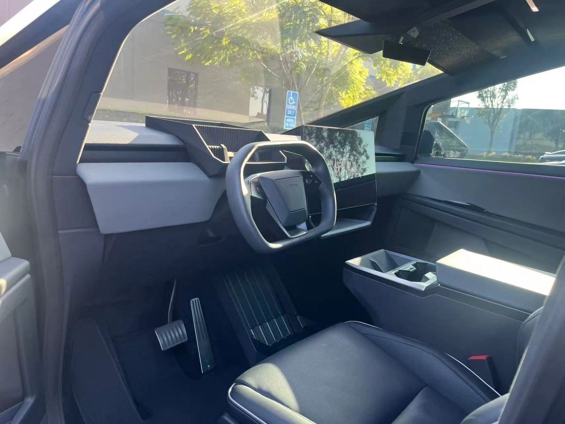 Pickup in Costa Mesa, CA, United States 3 - 18938443