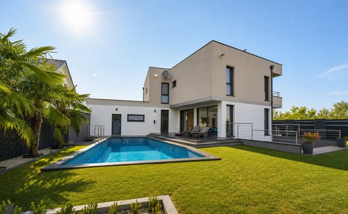 Villa in Neudorf bei Parndorf, Burgenland, Austria 1